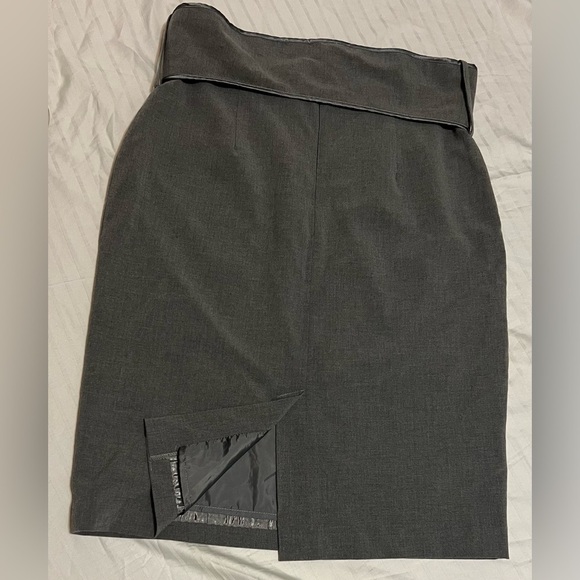 Worthington Pencil Skirt. Gray. Size 10. C1 - Picture 6 of 9